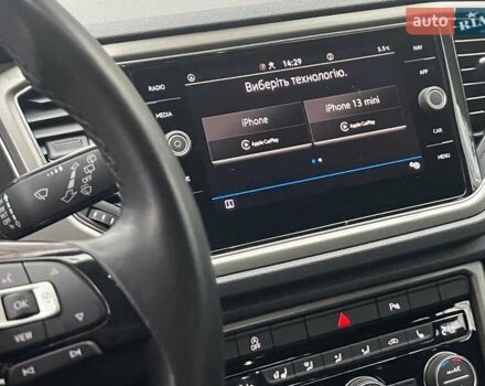 Синий Фольксваген Ти-Рок, объемом двигателя 1.5 л и пробегом 120 тыс. км за 21490 $, фото 32 на Automoto.ua