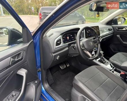 Синий Фольксваген Ти-Рок, объемом двигателя 1.5 л и пробегом 11 тыс. км за 26000 $, фото 23 на Automoto.ua