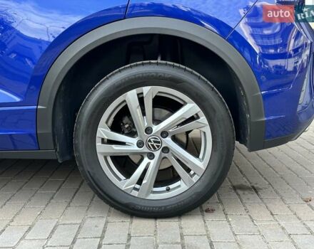 Синий Фольксваген Ти-Рок, объемом двигателя 1.5 л и пробегом 17 тыс. км за 28900 $, фото 27 на Automoto.ua