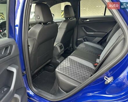 Синий Фольксваген Ти-Рок, объемом двигателя 1.5 л и пробегом 17 тыс. км за 28900 $, фото 39 на Automoto.ua