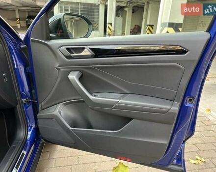 Синий Фольксваген Ти-Рок, объемом двигателя 1.5 л и пробегом 17 тыс. км за 28900 $, фото 48 на Automoto.ua