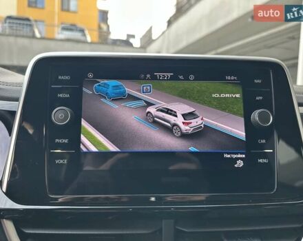 Синий Фольксваген Ти-Рок, объемом двигателя 1.5 л и пробегом 17 тыс. км за 28900 $, фото 60 на Automoto.ua