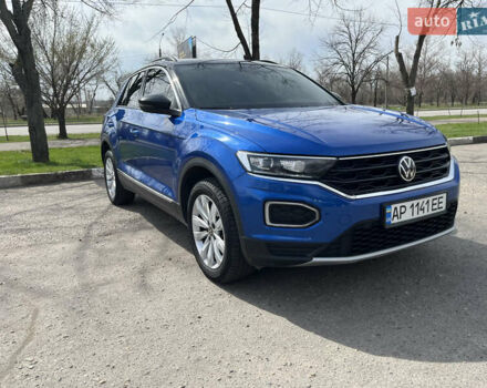 Синий Фольксваген Ти-Рок, объемом двигателя 1.5 л и пробегом 45 тыс. км за 24900 $, фото 1 на Automoto.ua