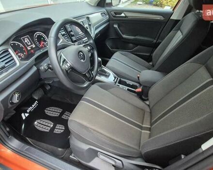 Фольксваген Ти-Рок 2020 в Киеве на Automoto.ua Оранжевый Фольксваген Ти-Рок, объемом двигателя 1.5 л и пробегом 85 тыс. км за 20000 $, фото 6 на Automoto.ua