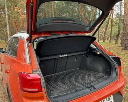 Оранжевый Фольксваген Ти-Рок, объемом двигателя 1.5 л и пробегом 33 тыс. км за 23000 $, фото 4 на Automoto.ua