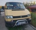 Жовтий Фольксваген T4 (Transporter) груз-пасс., об'ємом двигуна 2.5 л та пробігом 300 тис. км за 5900 $, фото 1 на Automoto.ua