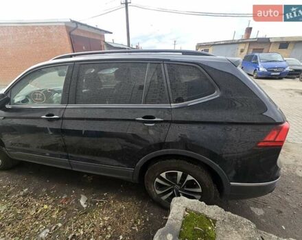 Черный Фольксваген Taigun, объемом двигателя 2 л и пробегом 16 тыс. км за 12300 $, фото 2 на Automoto.ua