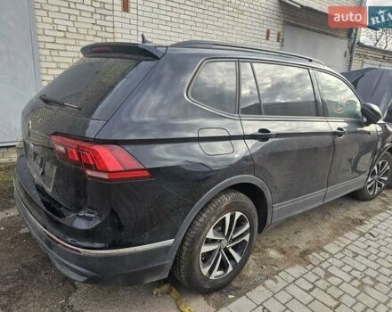 Черный Фольксваген Taigun, объемом двигателя 2 л и пробегом 16 тыс. км за 12300 $, фото 7 на Automoto.ua