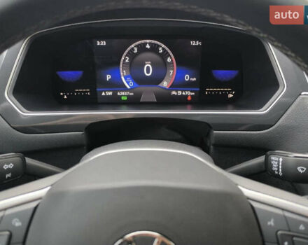 Сірий Фольксваген Taigun, об'ємом двигуна 2 л та пробігом 73 тис. км за 24900 $, фото 5 на Automoto.ua