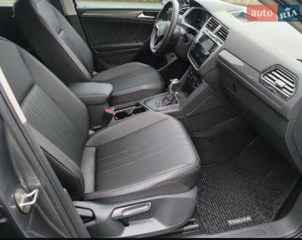 Сірий Фольксваген Taigun, об'ємом двигуна 2 л та пробігом 73 тис. км за 24900 $, фото 9 на Automoto.ua