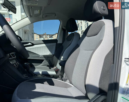 Білий Фольксваген Таос, об'ємом двигуна 1.5 л та пробігом 54 тис. км за 19300 $, фото 26 на Automoto.ua