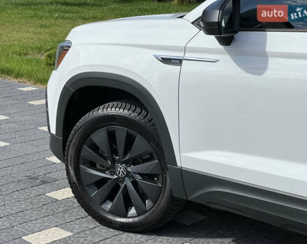 Білий Фольксваген Таос, об'ємом двигуна 1.5 л та пробігом 54 тис. км за 19300 $, фото 9 на Automoto.ua