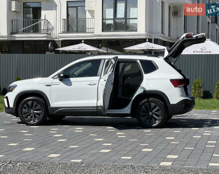 Білий Фольксваген Таос, об'ємом двигуна 1.5 л та пробігом 54 тис. км за 19300 $, фото 53 на Automoto.ua