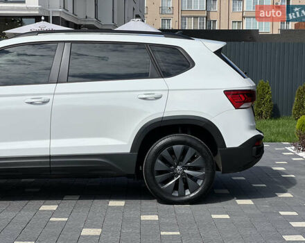 Білий Фольксваген Таос, об'ємом двигуна 1.5 л та пробігом 54 тис. км за 19300 $, фото 7 на Automoto.ua