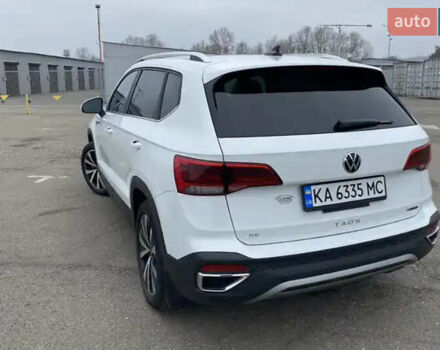 Белый Фольксваген Таос, объемом двигателя 1.5 л и пробегом 49 тыс. км за 21000 $, фото 2 на Automoto.ua