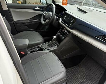 Белый Фольксваген Таос, объемом двигателя 1.5 л и пробегом 1 тыс. км за 25900 $, фото 6 на Automoto.ua