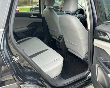 Черный Фольксваген Таос, объемом двигателя 1.5 л и пробегом 130 тыс. км за 17300 $, фото 8 на Automoto.ua