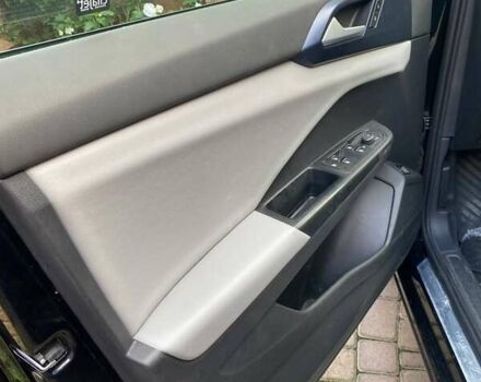 Черный Фольксваген Таос, объемом двигателя 1.5 л и пробегом 74 тыс. км за 17300 $, фото 10 на Automoto.ua