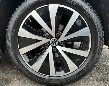 Черный Фольксваген Таос, объемом двигателя 1.5 л и пробегом 55 тыс. км за 19500 $, фото 7 на Automoto.ua