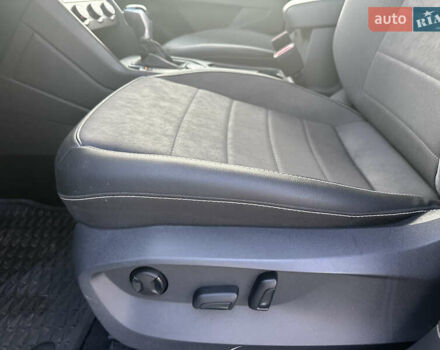 Черный Фольксваген Таос, объемом двигателя 1.5 л и пробегом 77 тыс. км за 18800 $, фото 44 на Automoto.ua