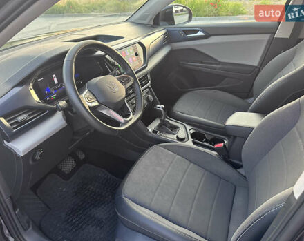 Черный Фольксваген Таос, объемом двигателя 1.5 л и пробегом 77 тыс. км за 18800 $, фото 52 на Automoto.ua