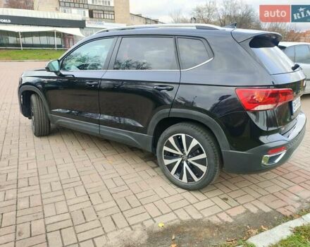 Черный Фольксваген Таос, объемом двигателя 1.5 л и пробегом 55 тыс. км за 20500 $, фото 4 на Automoto.ua