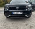 Черный Фольксваген Таос, объемом двигателя 1.5 л и пробегом 81 тыс. км за 18300 $, фото 1 на Automoto.ua