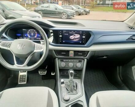 Черный Фольксваген Таос, объемом двигателя 1.5 л и пробегом 55 тыс. км за 20500 $, фото 15 на Automoto.ua