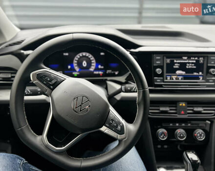 Черный Фольксваген Таос, объемом двигателя 1.5 л и пробегом 57 тыс. км за 22000 $, фото 7 на Automoto.ua