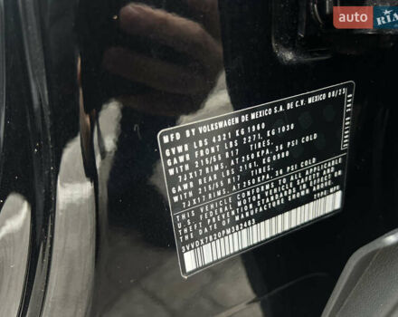Черный Фольксваген Таос, объемом двигателя 1.5 л и пробегом 57 тыс. км за 22000 $, фото 14 на Automoto.ua