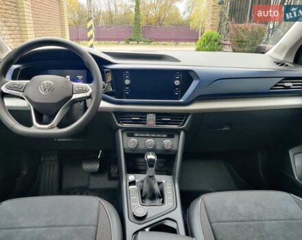 Красный Фольксваген Таос, объемом двигателя 1.5 л и пробегом 77 тыс. км за 19800 $, фото 8 на Automoto.ua