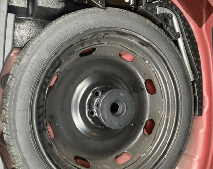 Червоний Фольксваген Таос, об'ємом двигуна 1.5 л та пробігом 92 тис. км за 19000 $, фото 19 на Automoto.ua