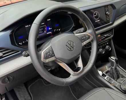 Красный Фольксваген Таос, объемом двигателя 1.5 л и пробегом 16 тыс. км за 25000 $, фото 13 на Automoto.ua