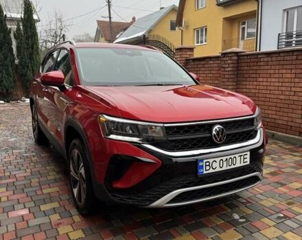Красный Фольксваген Таос, объемом двигателя 1.5 л и пробегом 16 тыс. км за 25000 $, фото 2 на Automoto.ua