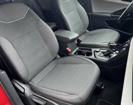 Красный Фольксваген Таос, объемом двигателя 1.5 л и пробегом 16 тыс. км за 25000 $, фото 26 на Automoto.ua