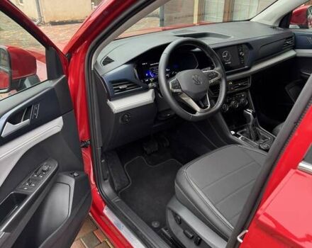 Красный Фольксваген Таос, объемом двигателя 1.5 л и пробегом 16 тыс. км за 25000 $, фото 11 на Automoto.ua