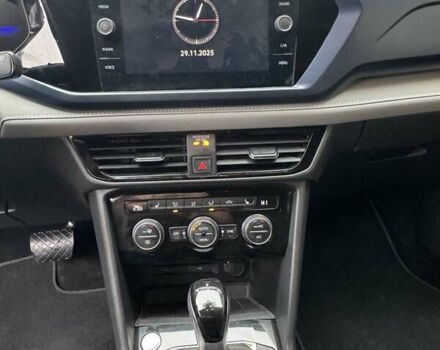 Красный Фольксваген Таос, объемом двигателя 1.5 л и пробегом 16 тыс. км за 25000 $, фото 17 на Automoto.ua