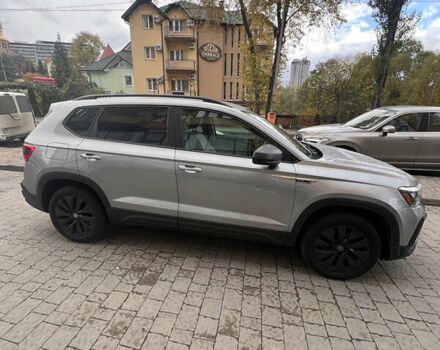 Сірий Фольксваген Таос, об'ємом двигуна 1.5 л та пробігом 78 тис. км за 18900 $, фото 3 на Automoto.ua