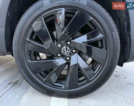 Серый Фольксваген Таос, объемом двигателя 1.5 л и пробегом 13 тыс. км за 25900 $, фото 35 на Automoto.ua