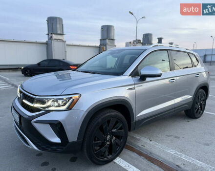 Серый Фольксваген Таос, объемом двигателя 1.5 л и пробегом 13 тыс. км за 25900 $, фото 5 на Automoto.ua