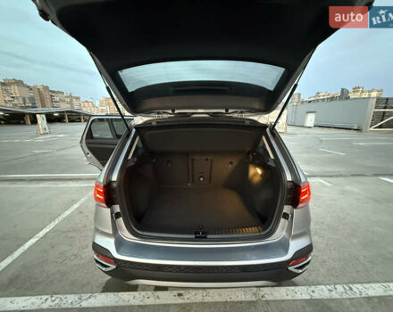 Серый Фольксваген Таос, объемом двигателя 1.5 л и пробегом 13 тыс. км за 25900 $, фото 76 на Automoto.ua