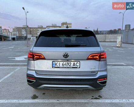 Серый Фольксваген Таос, объемом двигателя 1.5 л и пробегом 13 тыс. км за 25900 $, фото 10 на Automoto.ua