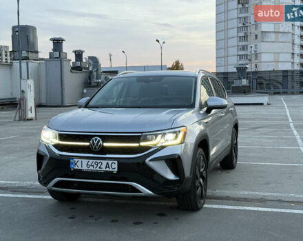 Серый Фольксваген Таос, объемом двигателя 1.5 л и пробегом 13 тыс. км за 25900 $, фото 3 на Automoto.ua