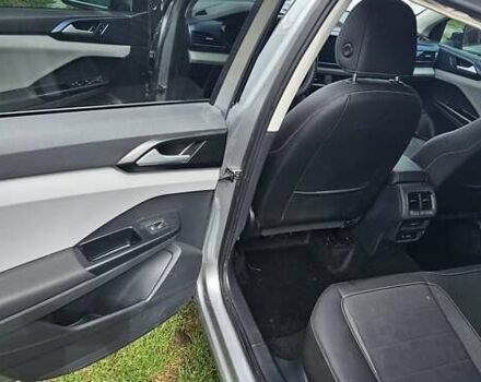 Серый Фольксваген Таос, объемом двигателя 1.5 л и пробегом 48 тыс. км за 9400 $, фото 13 на Automoto.ua