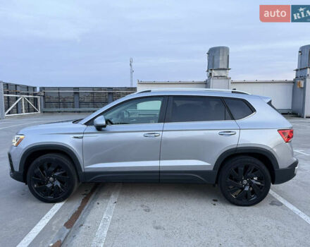 Серый Фольксваген Таос, объемом двигателя 1.5 л и пробегом 13 тыс. км за 25900 $, фото 7 на Automoto.ua