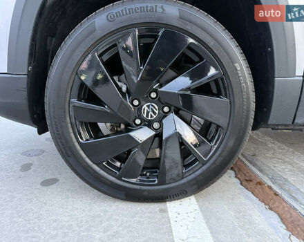 Серый Фольксваген Таос, объемом двигателя 1.5 л и пробегом 13 тыс. км за 25900 $, фото 34 на Automoto.ua