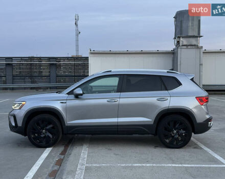 Серый Фольксваген Таос, объемом двигателя 1.5 л и пробегом 13 тыс. км за 25900 $, фото 26 на Automoto.ua