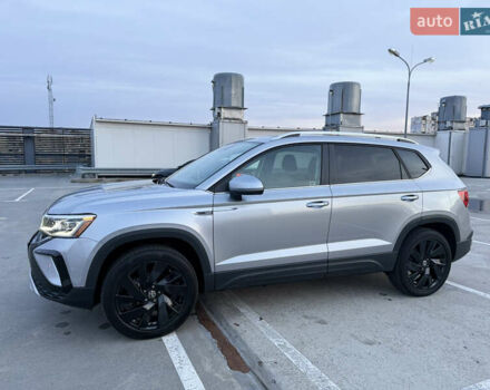 Серый Фольксваген Таос, объемом двигателя 1.5 л и пробегом 13 тыс. км за 25900 $, фото 6 на Automoto.ua