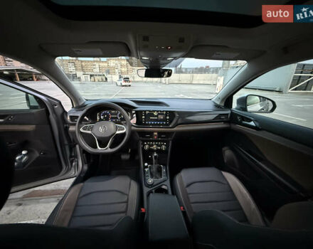 Серый Фольксваген Таос, объемом двигателя 1.5 л и пробегом 13 тыс. км за 25900 $, фото 61 на Automoto.ua