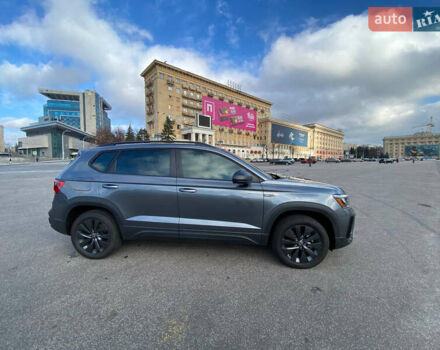 Сірий Фольксваген Таос, об'ємом двигуна 1.5 л та пробігом 1 тис. км за 23000 $, фото 3 на Automoto.ua